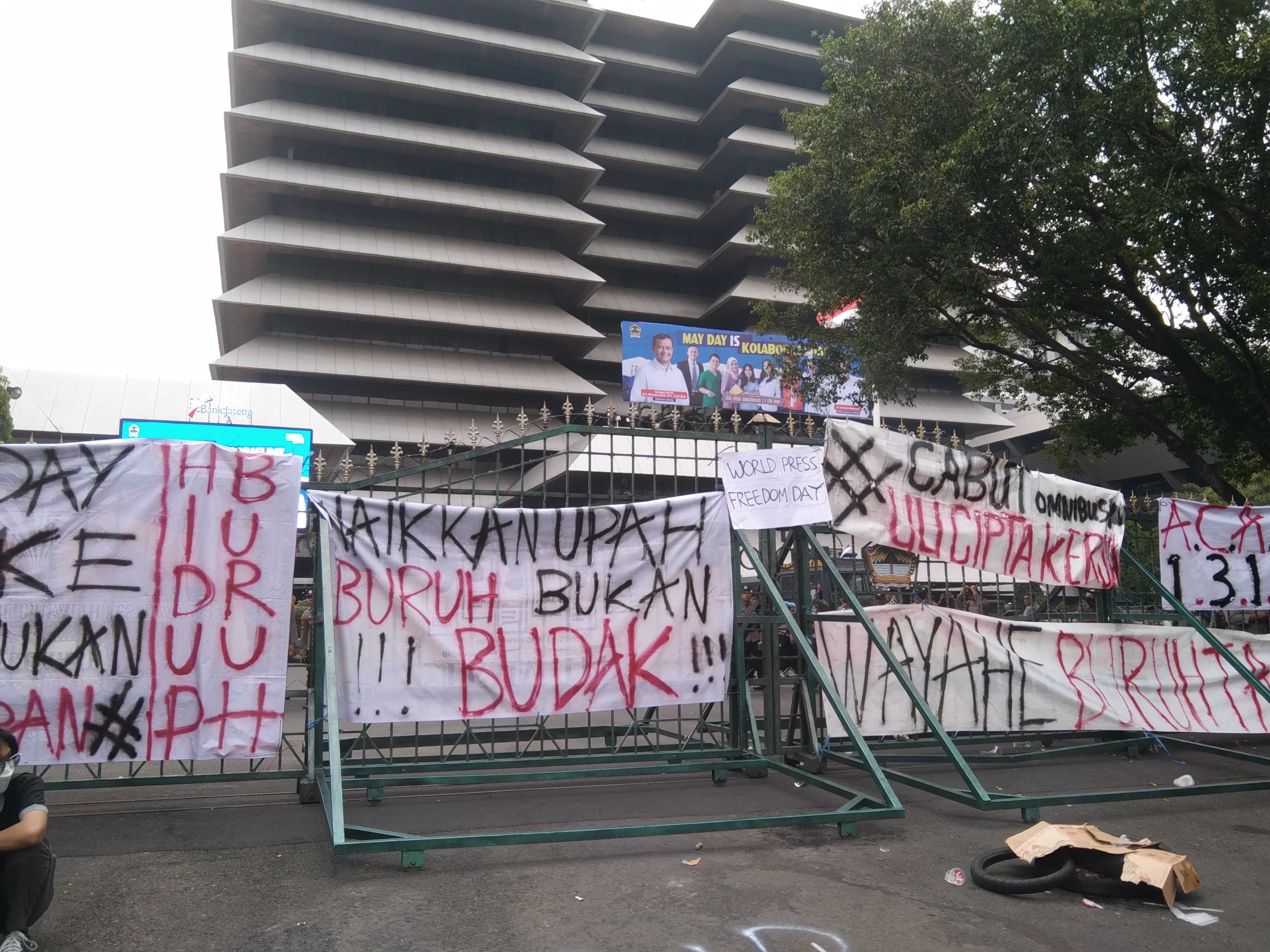 Kericuhan Warnai Aksi Hari Buruh di Semarang, Puluhan Mahasiswa Ditangkap
